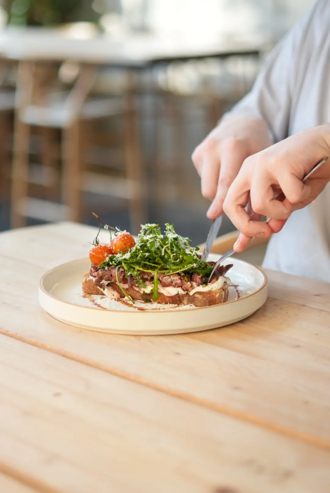 Steak sourdough with tomatoes side angle